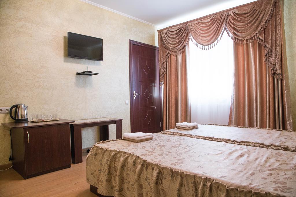 Guest House Montreal โอเดสซา ภายนอก รูปภาพ