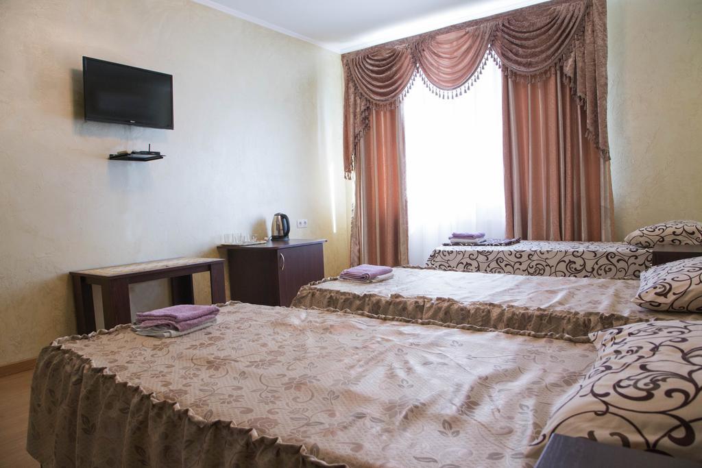 Guest House Montreal โอเดสซา ภายนอก รูปภาพ