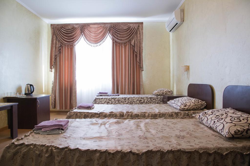 Guest House Montreal โอเดสซา ภายนอก รูปภาพ