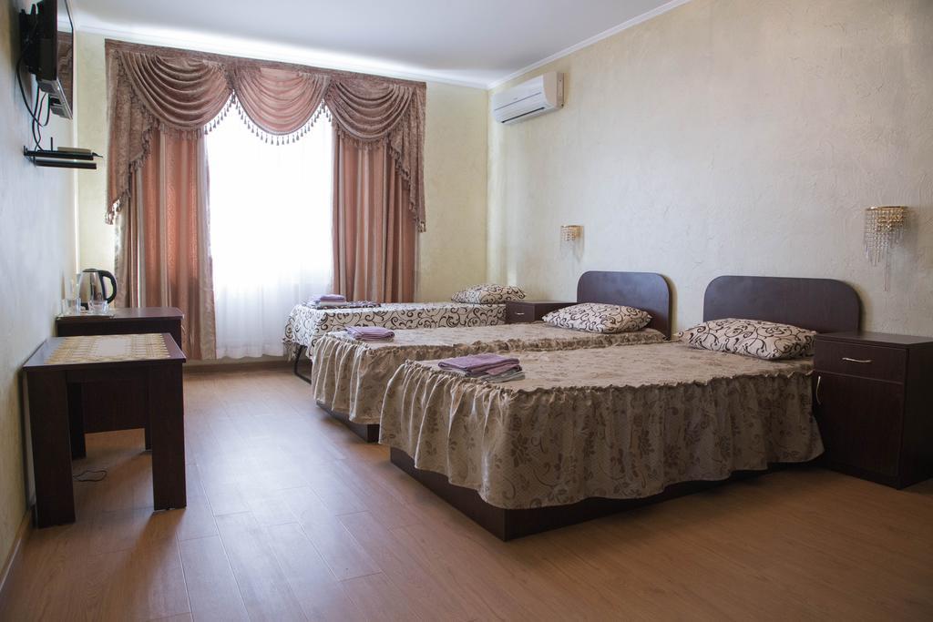Guest House Montreal โอเดสซา ภายนอก รูปภาพ
