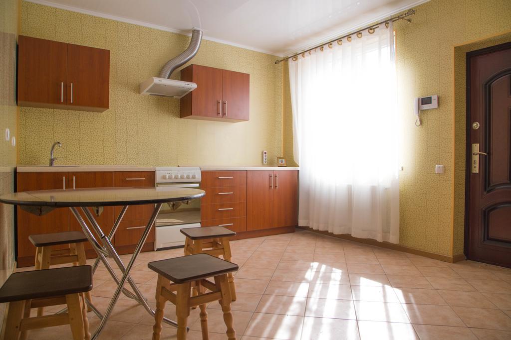 Guest House Montreal โอเดสซา ภายนอก รูปภาพ